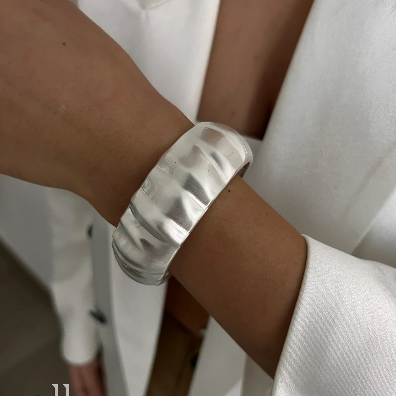 Exaggerated Punk Matte Heavy Metal Chunky Open Bangles for Women Vintage Geometric Spring Bracelets Men Couple Jewelry