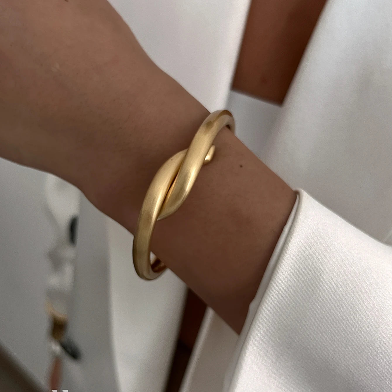 Exaggerated Punk Matte Heavy Metal Chunky Open Bangles for Women Vintage Geometric Spring Bracelets Men Couple Jewelry